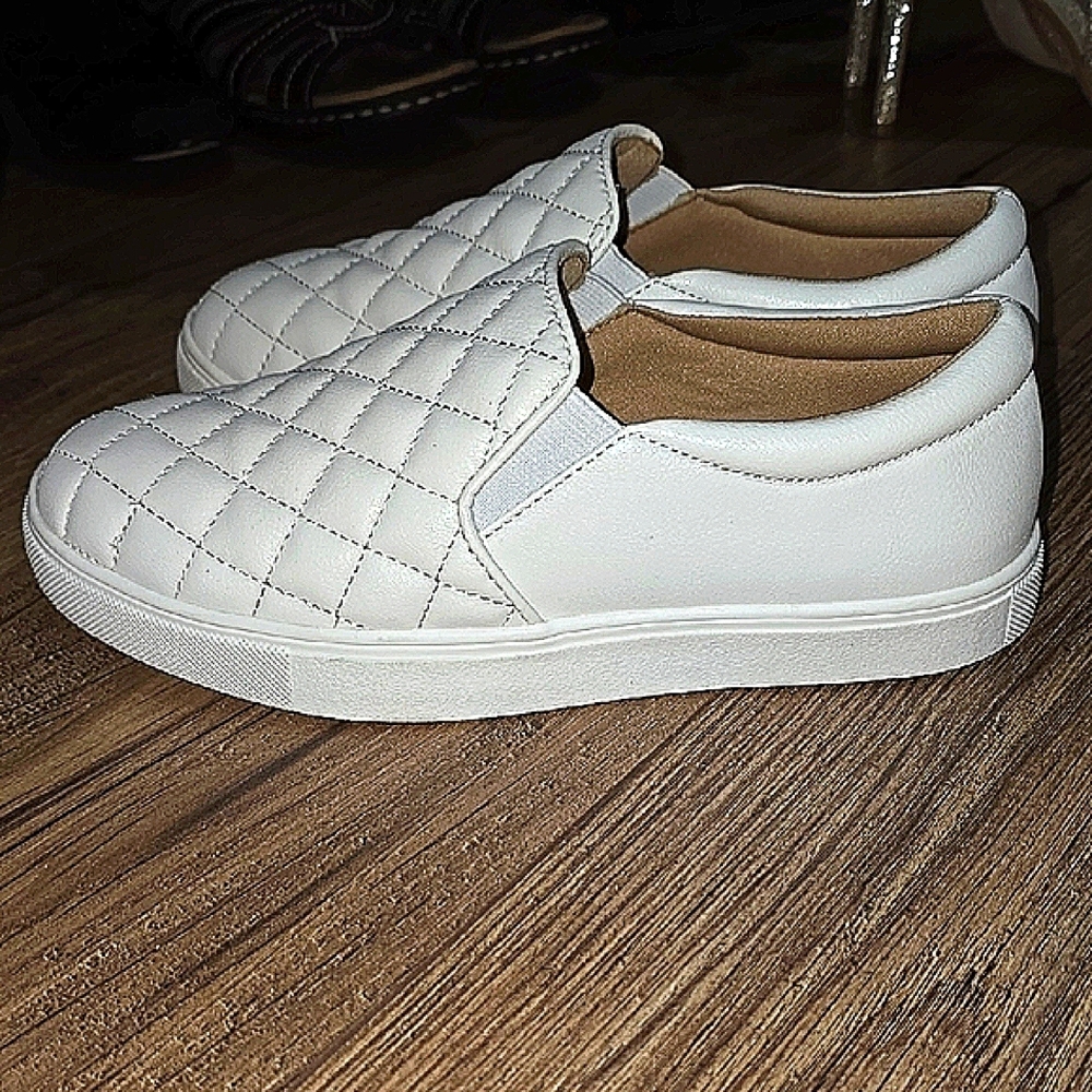 STQ White Quilted Slip-On Sneakers - Picture 7 of 8